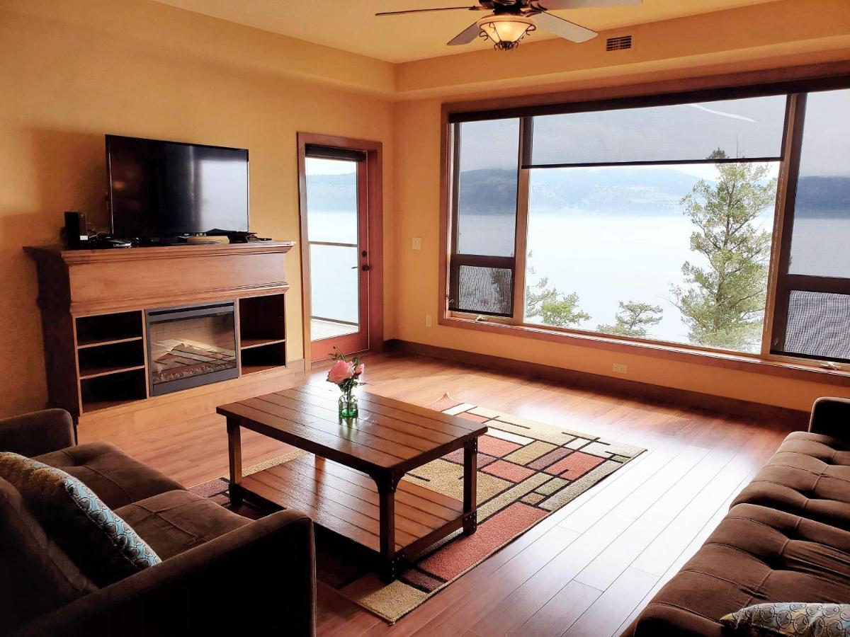 Cozystay Signature Lake Okanagan Resort เคโลว์นา ภายนอก รูปภาพ