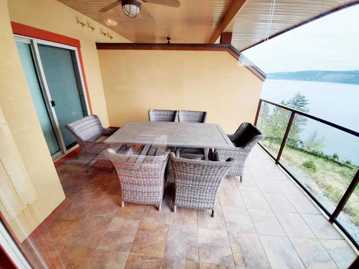 Cozystay Signature Lake Okanagan Resort เคโลว์นา ภายนอก รูปภาพ