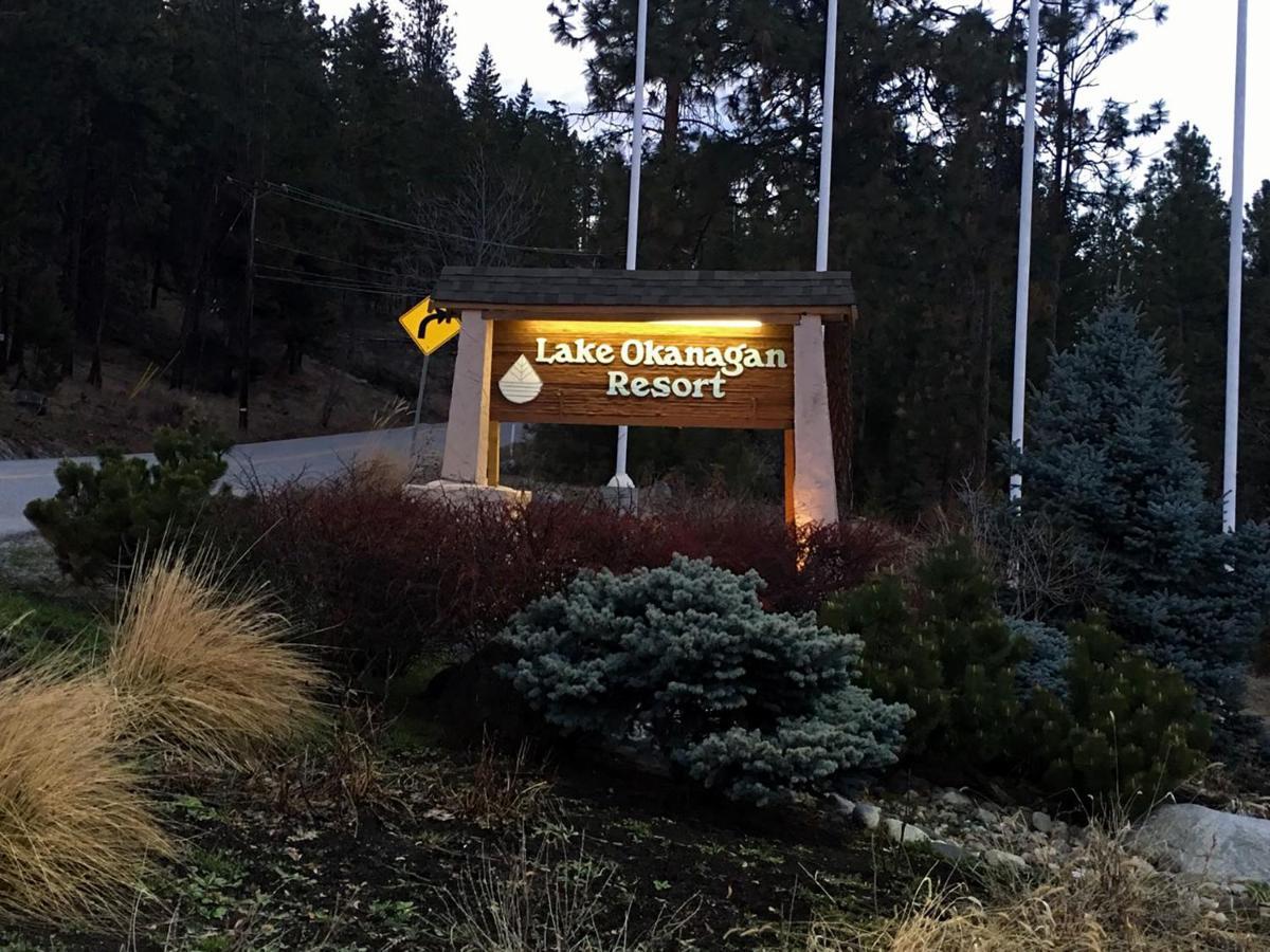 Cozystay Signature Lake Okanagan Resort เคโลว์นา ภายนอก รูปภาพ