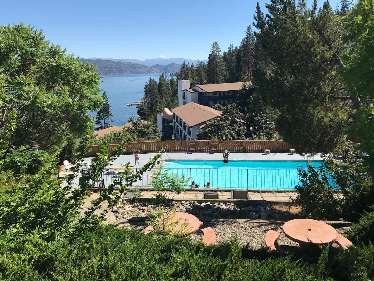Cozystay Signature Lake Okanagan Resort เคโลว์นา ภายนอก รูปภาพ