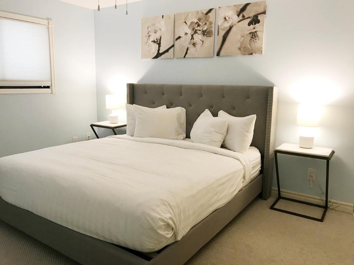 Cozystay Signature Lake Okanagan Resort เคโลว์นา ภายนอก รูปภาพ