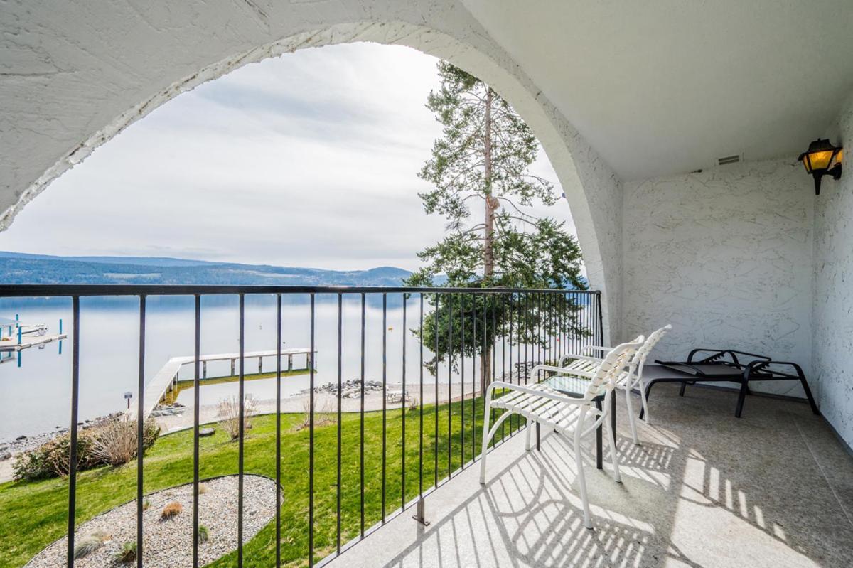 Cozystay Signature Lake Okanagan Resort เคโลว์นา ภายนอก รูปภาพ