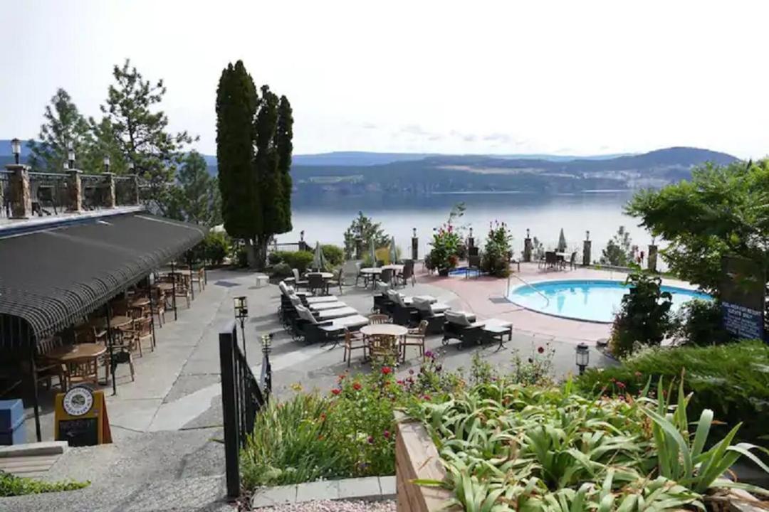 Cozystay Signature Lake Okanagan Resort เคโลว์นา ภายนอก รูปภาพ