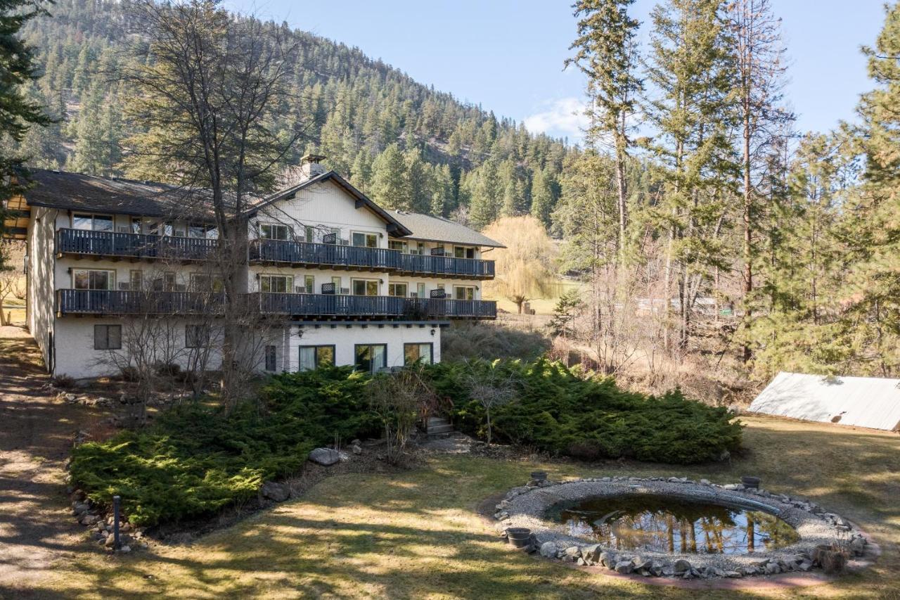 Cozystay Signature Lake Okanagan Resort เคโลว์นา ภายนอก รูปภาพ
