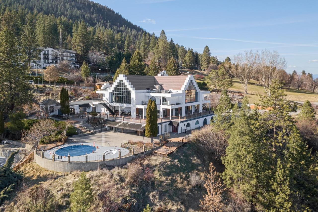 Cozystay Signature Lake Okanagan Resort เคโลว์นา ภายนอก รูปภาพ