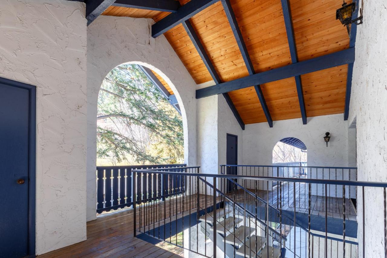 Cozystay Signature Lake Okanagan Resort เคโลว์นา ภายนอก รูปภาพ